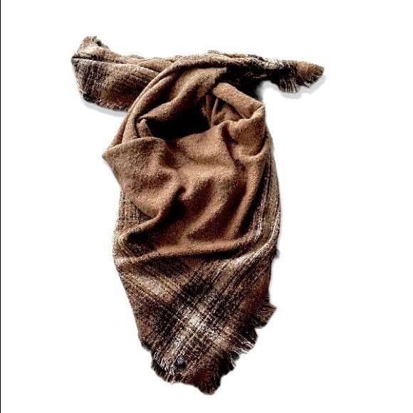 SHAWL WRAP -ONE SIZE- GREAT NEUTRAL COLORS- VERY SOFT- LIGHT TO MEDIUM WEIGHT - Picture 1 of 6